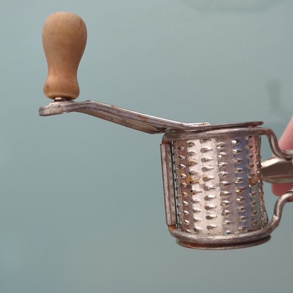 Vintage 1950's Mouli Grater Made in France Moulinex Handheld Cheese Kitchen Tool - Picture 8 of 12